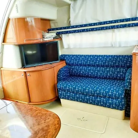 Yacht Sealine * Cannes